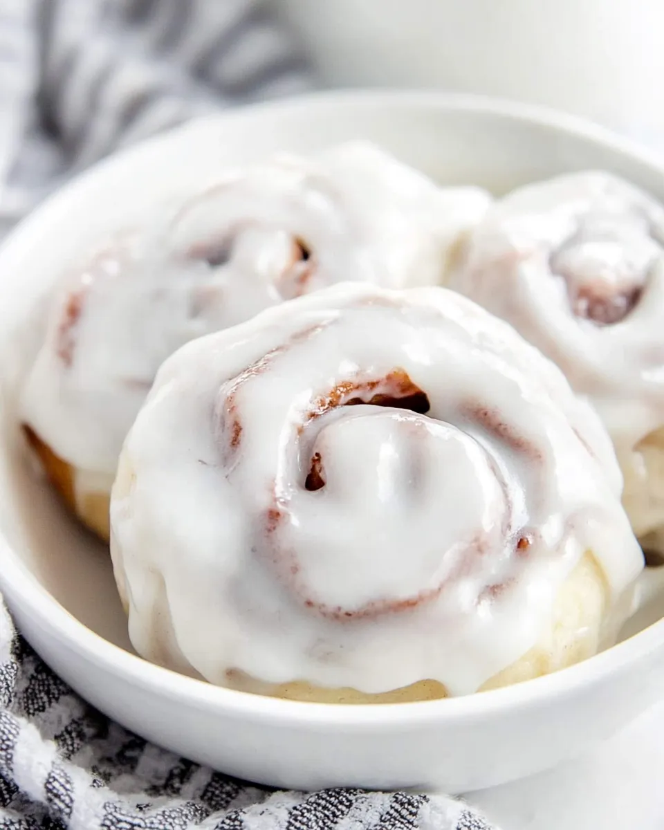 Delicious Cinnamon Roll Icing shot