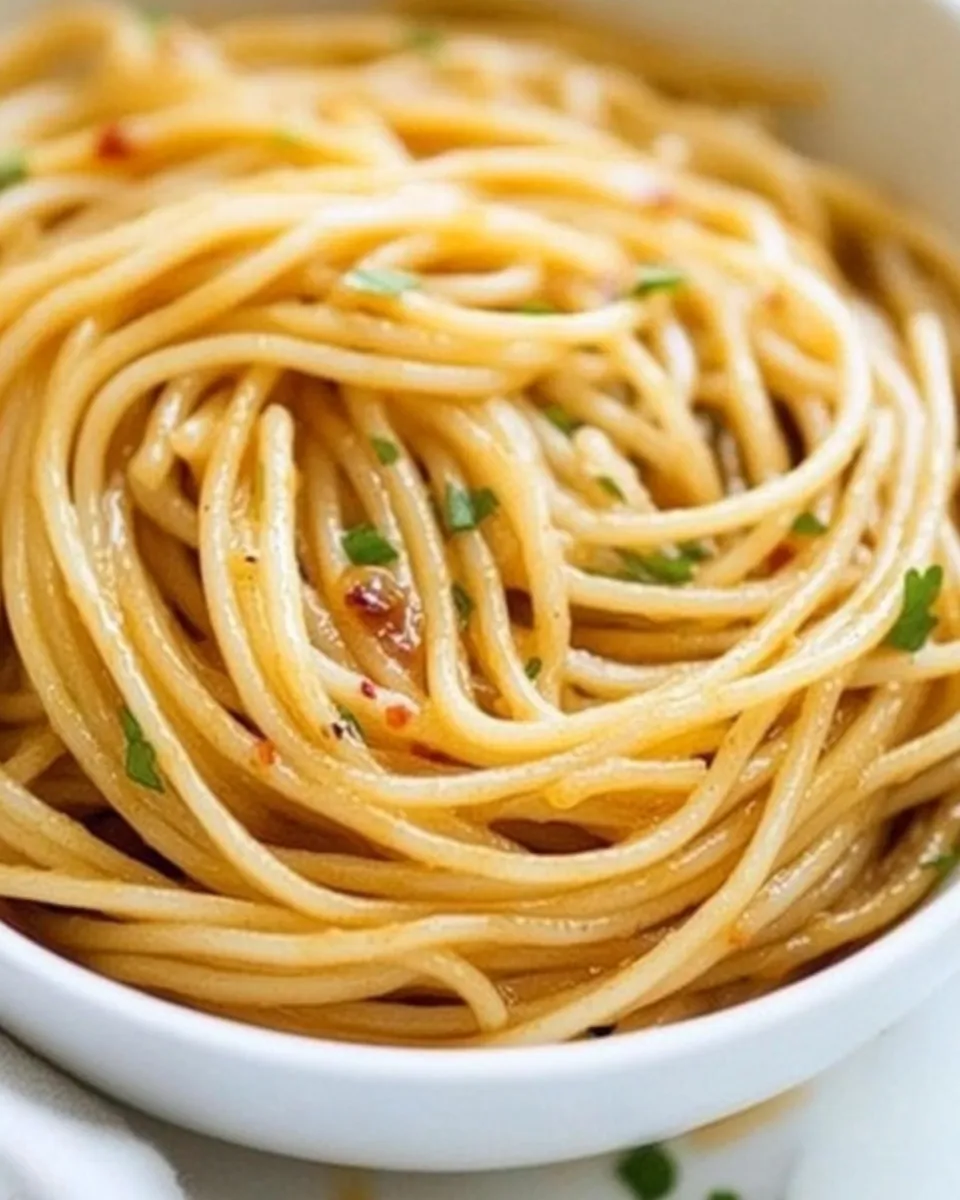 Delicious Garlic Sriracha Noodles image
