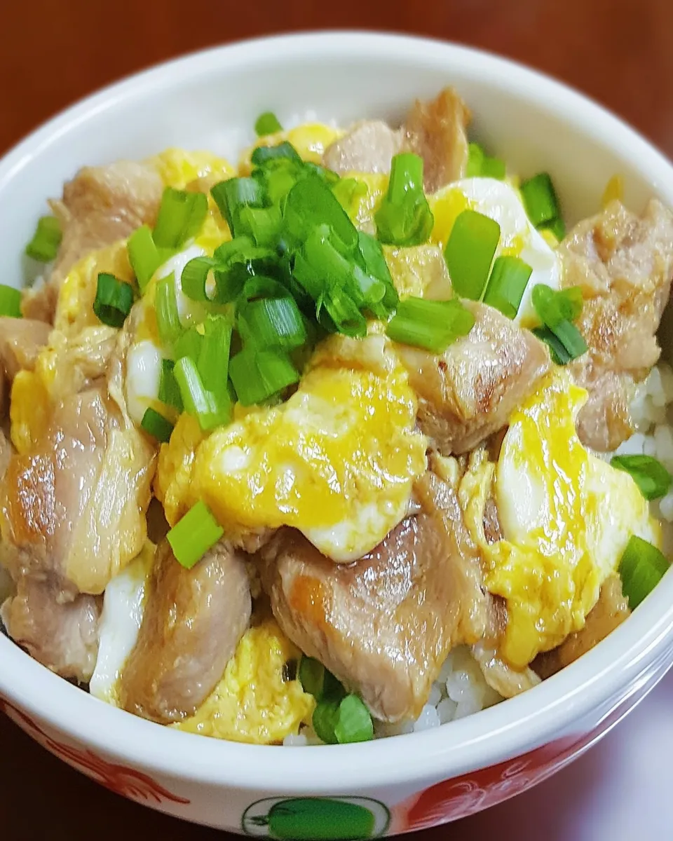 Easy Oyakodon (Japanese Chicken and Eggs Rice Bowl) dish photo