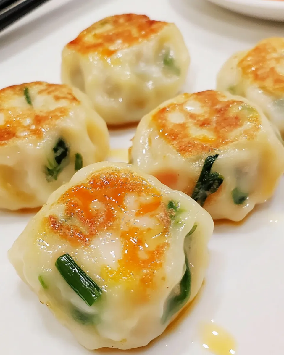 Easy Shrimp and Chive Dumplings food shot