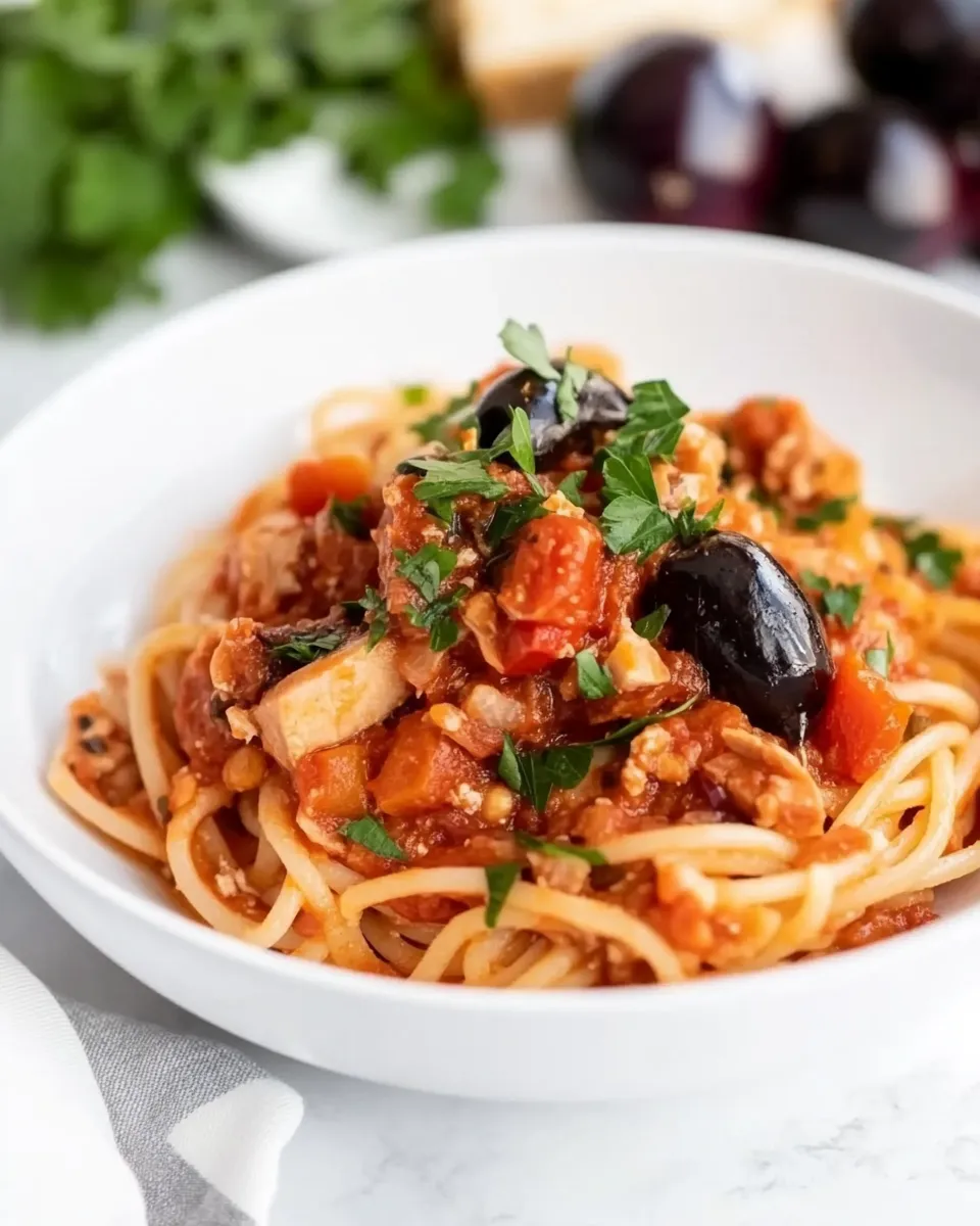 Easy Spaghetti Tuna Puttanesca recipe photo